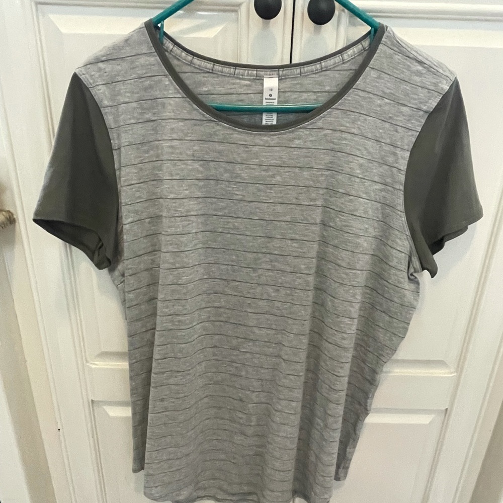 LULULEMON LOVE TEE
